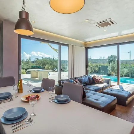 With Pool And Private Garden In * Rovigno