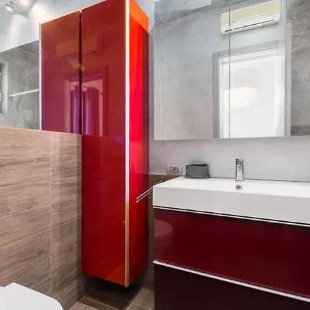 With Pool And Private Garden In * Rovigno