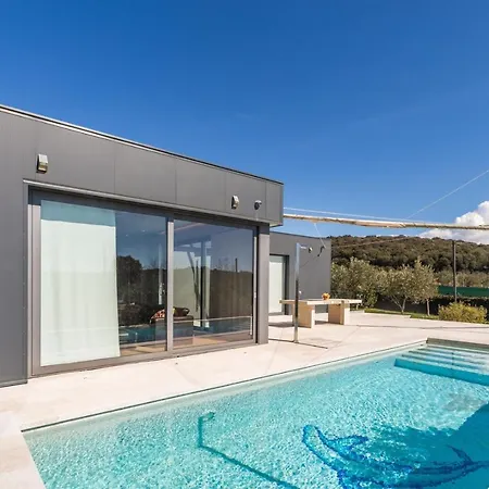With Pool And Private Garden In Villa *