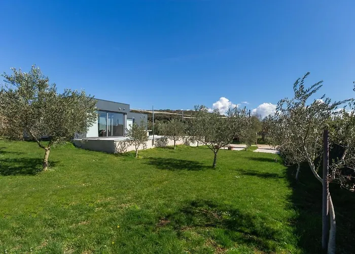Villa With Pool And Private Garden In Rovinj