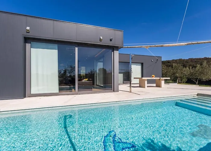 With Pool And Private Garden In * Rovinj