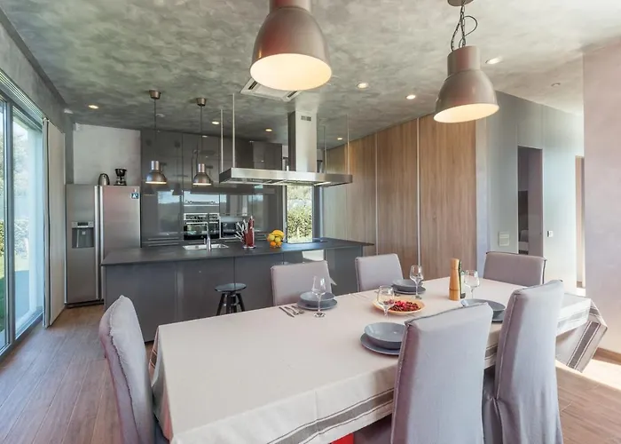With Pool And Private Garden In Villa Rovinj